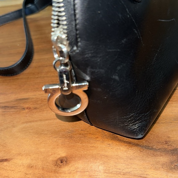 Salvatore Ferragamo Vintage Small Crossbody Bag Black Leather. - Picture 9 of 12